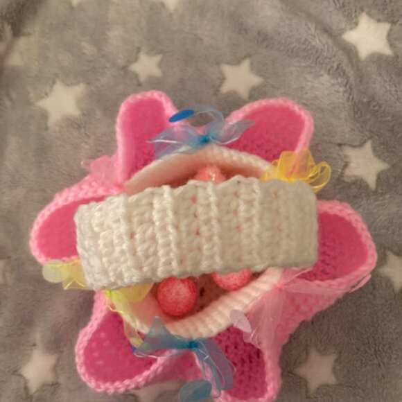 Handmade crochet Easter Basket - Picture 3 of 4